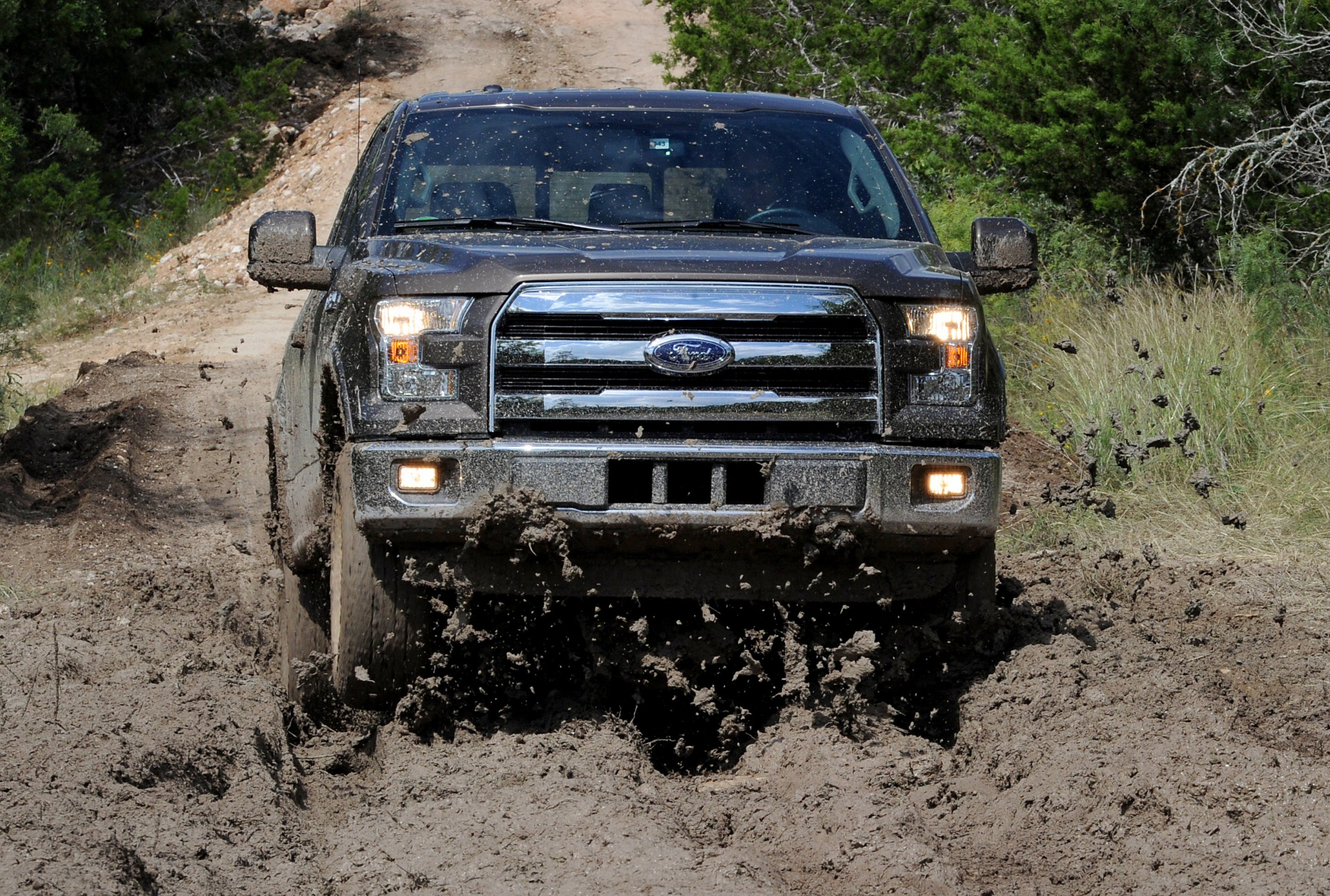 Ford recalls 422K Navigator, Expedition and Super Duty trucks due to a wiper defect